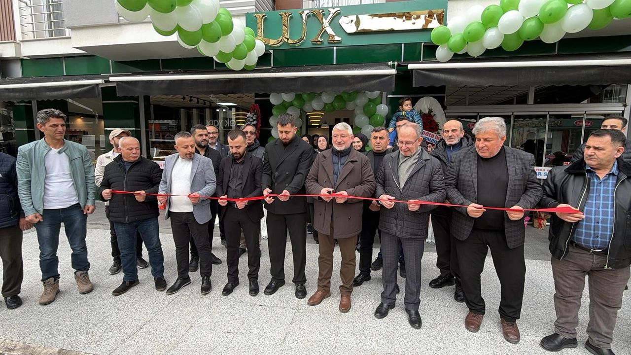 Lux Kafe Pasta Dualarla Hizmete Açıldı