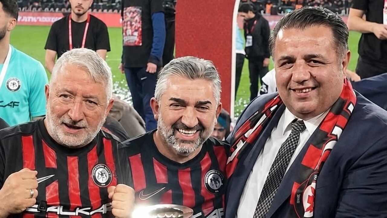 Milletvekili Kaya: “Savaş Balçık’a Fahri Hemşehrilik Yakışır”