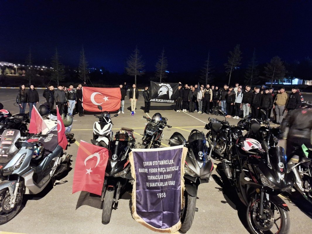 Motosiklet Tutkunları Bayrağımız İçin Buluşuyor