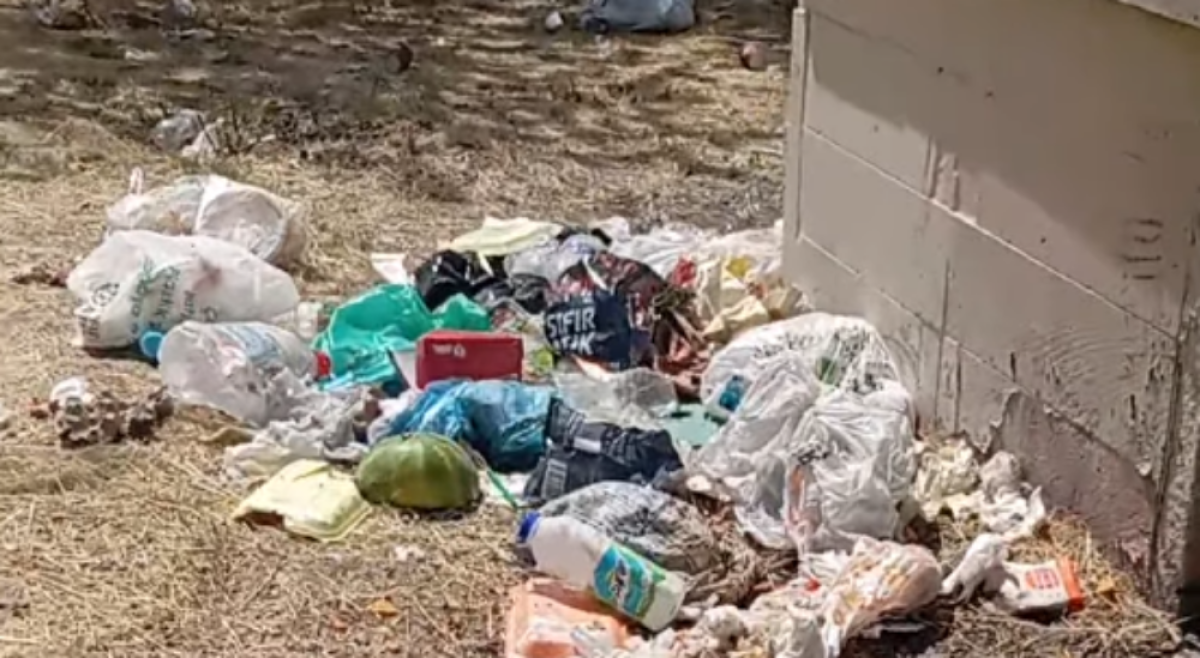 Çomar Barajı'nda Çöp Manzaraları Tepki Çekiyor: Doğa Böyle Mi Korunacak?