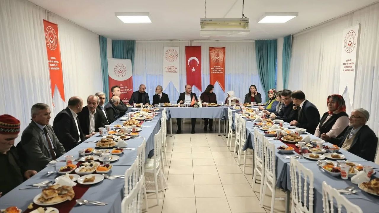 Protokol İftarda Huzurevindeki Güngörmüşler İle Buluştu