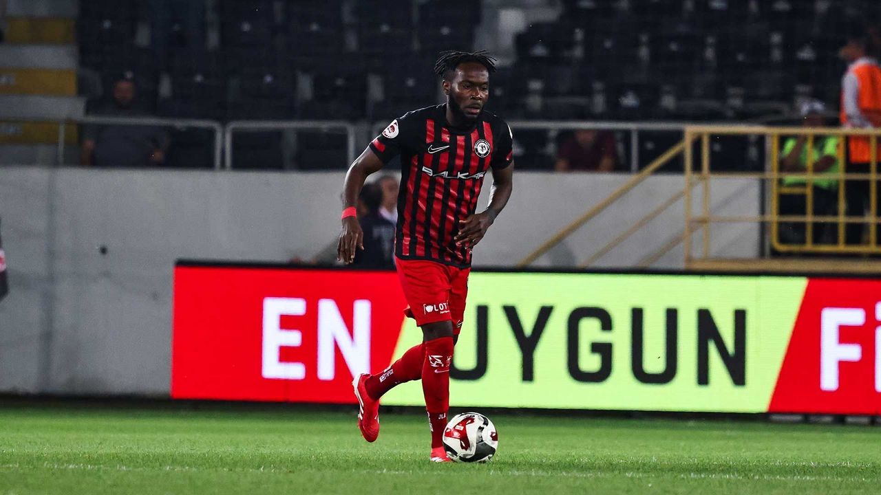 Şampiyonluk Günü Gelen Acı Haber: Çorum FK’lı Futbolcu Babasını Kaybetti