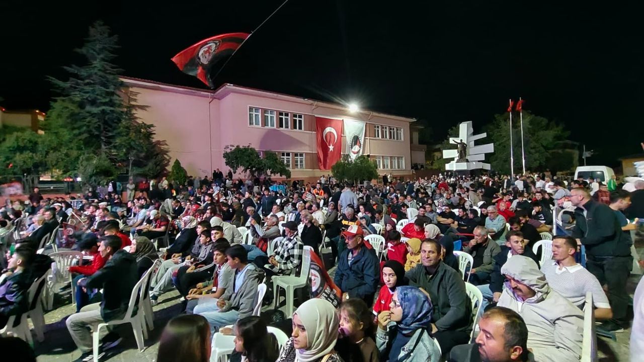 Sungurlu Tek Yürek Oldu! Kalabalık Atatürk Meydanı’na Sığmadı
