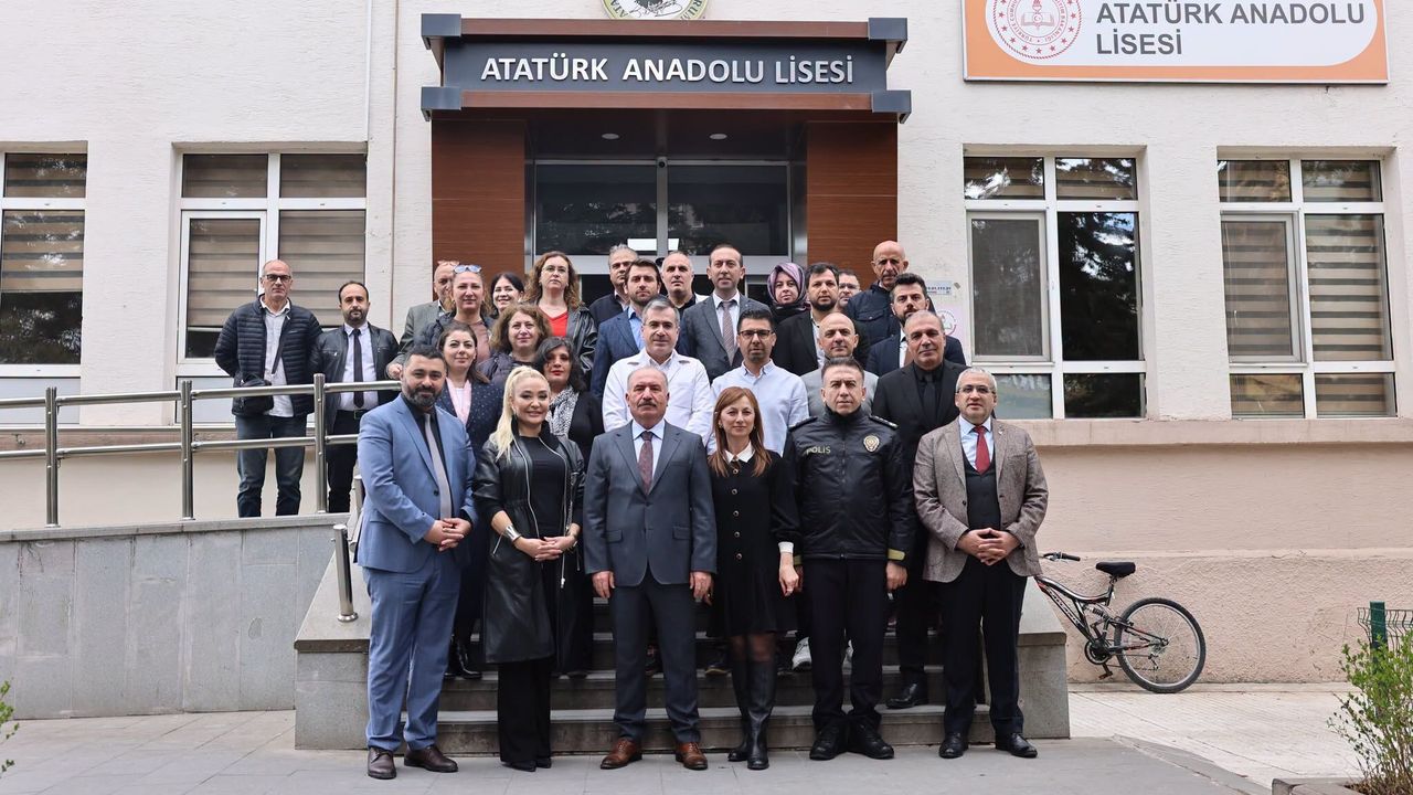 Vali Çalgan Okullarda Güvenliği Yerinde İnceledi