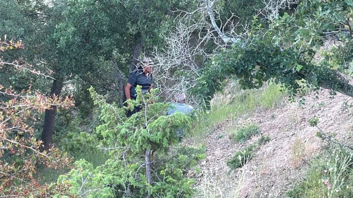 Dereye Yuvarlandı, Kurtarmaya Gidenler de Mahsur Kaldı