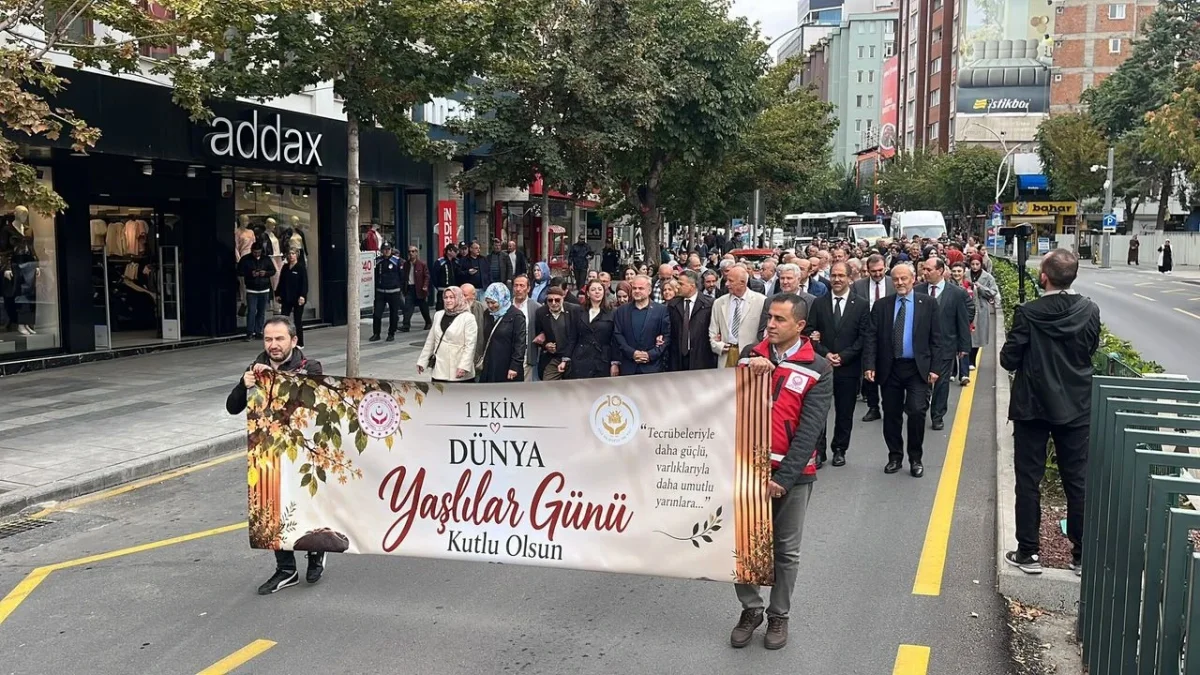 Çorum’da yaşlılar için yürüdüler: “Hepimiz bir gün yaş alacağız”