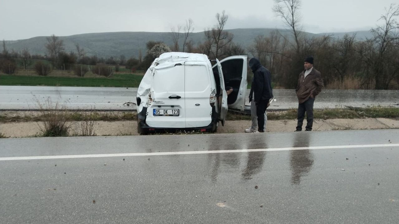 Yağış Kazayı Beraberinde Getirdi: 2 Yaralı