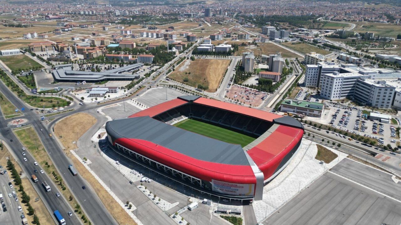 Yeni Çorum Stadyumu’nda Bayrak Şöleni: 13 Bin Bayrak Dağıtılacak