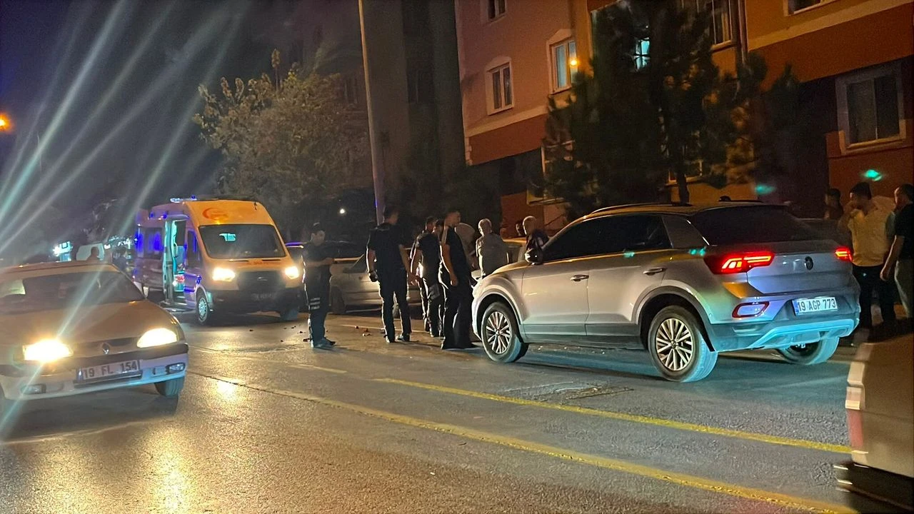 Otomobilin Çarptığı Yaya Hastaneye Kaldırıldı