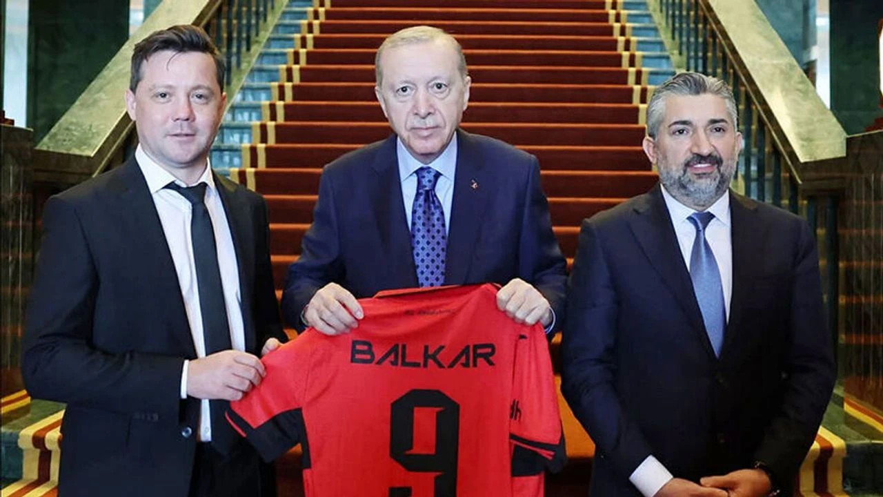 CUMHURBAŞKANI RECEP TAYYİP ERDOĞAN, ÇORUM FK HEYETİNİ KABUL ETTİ