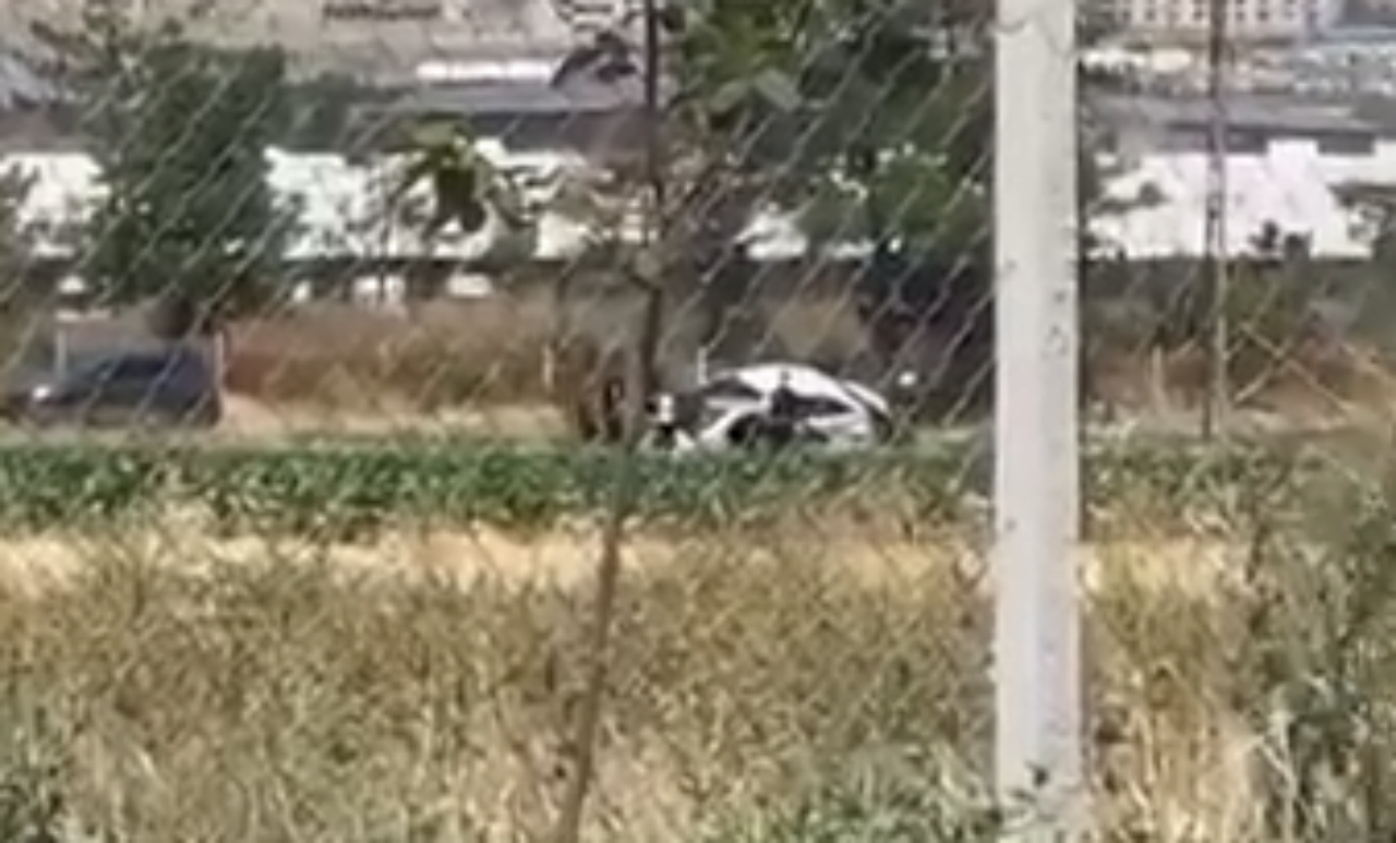 "DUR" İHTARINA UYMAYAN ARAÇ KAZA YAPTI