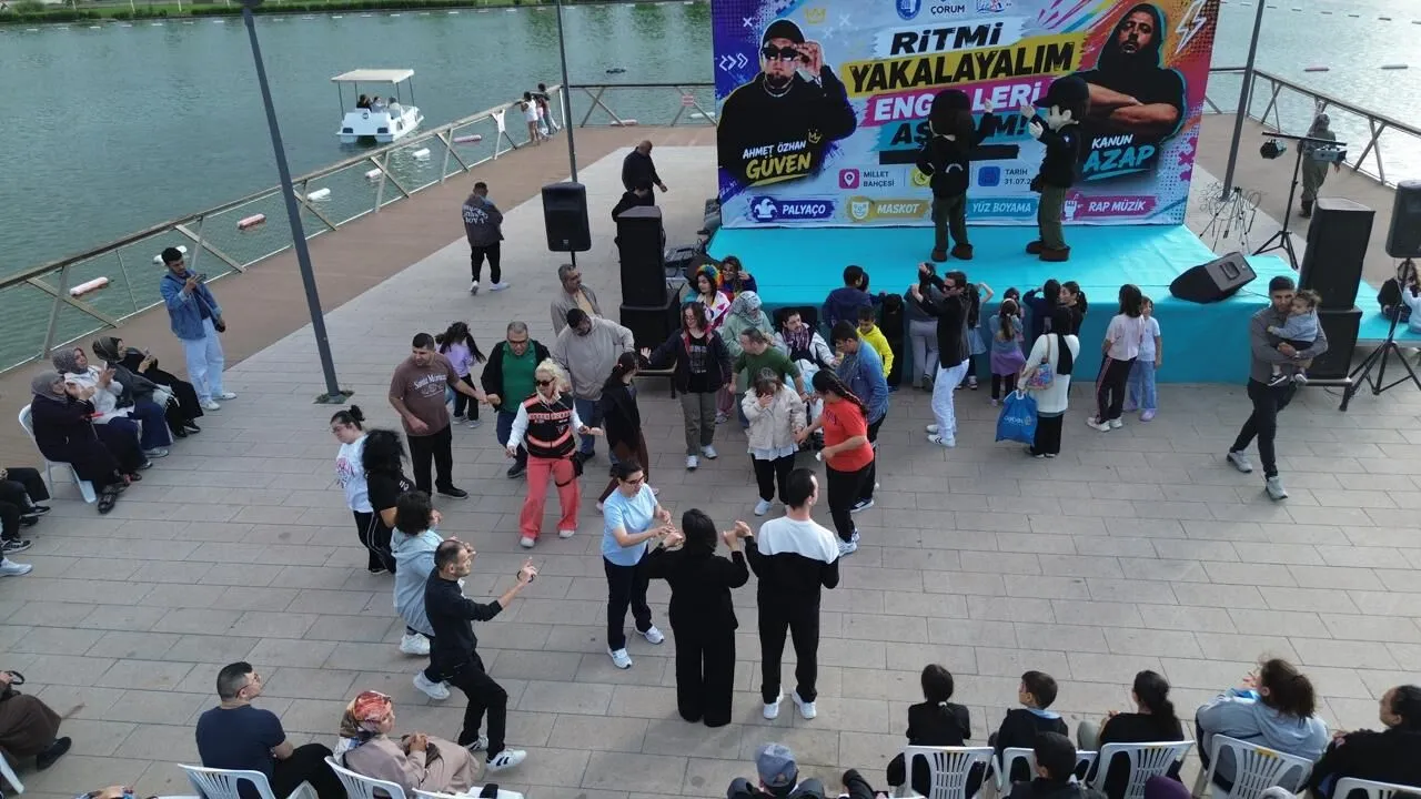 ÇORUM'DA ÖZEL BİREYLERE UNUTULMAZ RAP KONSERİ